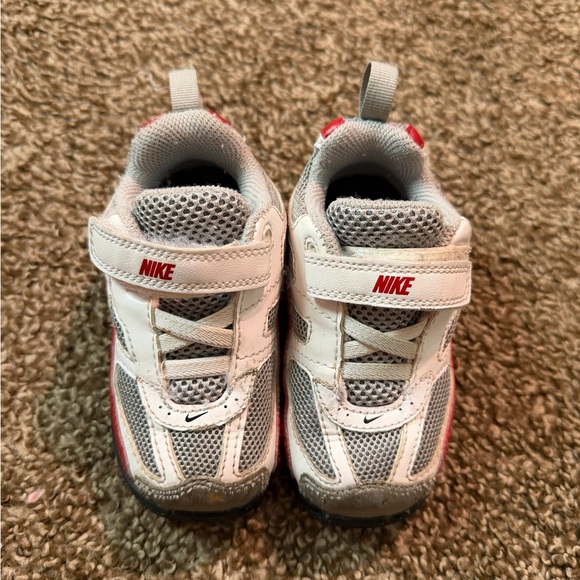 Nike Other - Nike Baby Sneakers Size 6c White Gray Red '10 (407781-001)
